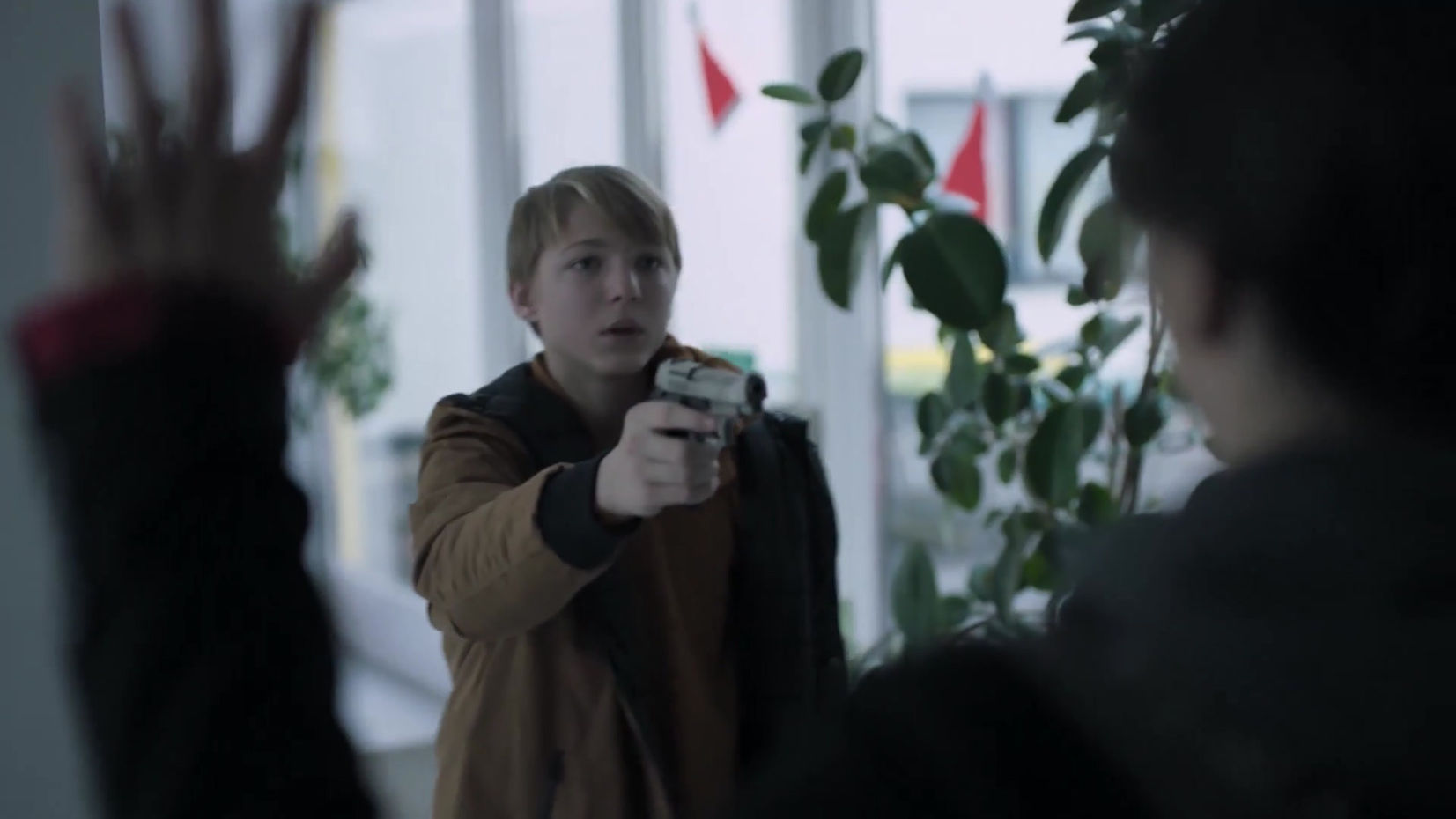 TEASER-GUN (2)